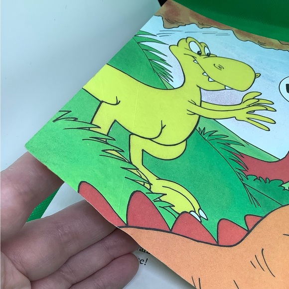 Vintage Tiny Toon Adventures Rock N Roar Golden Book - Picture 3 of 3